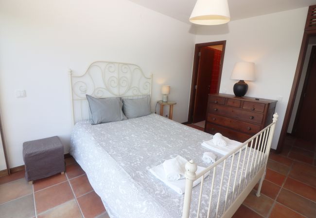 Quarto de casal com vista montanha na natureza Casa Férias Gerês Natureza