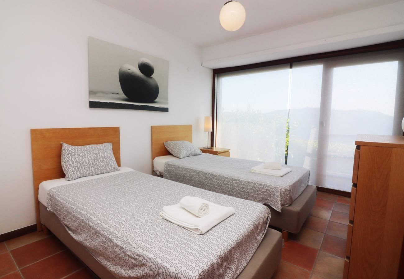 Quarto duplo com vista montanha na natureza Quarto Casa Férias Gerês Natureza