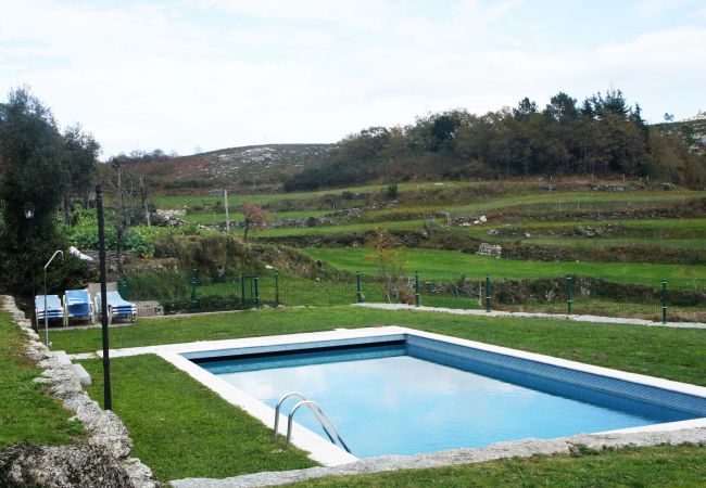 Casa rural em Gerês - Casa dos Bernardos T2 - Piso 1 Casa rural em Gerês - Casa dos Bernardos T2 - Piso 1