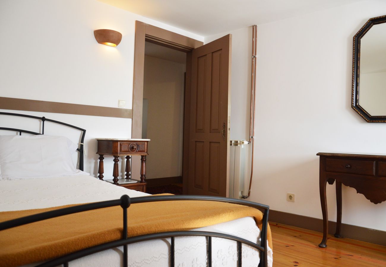 Casa rural em Gerês - Casa dos Bernardos T2 - Piso 1 Casa rural em Gerês - Casa dos Bernardos T2 - Piso 1