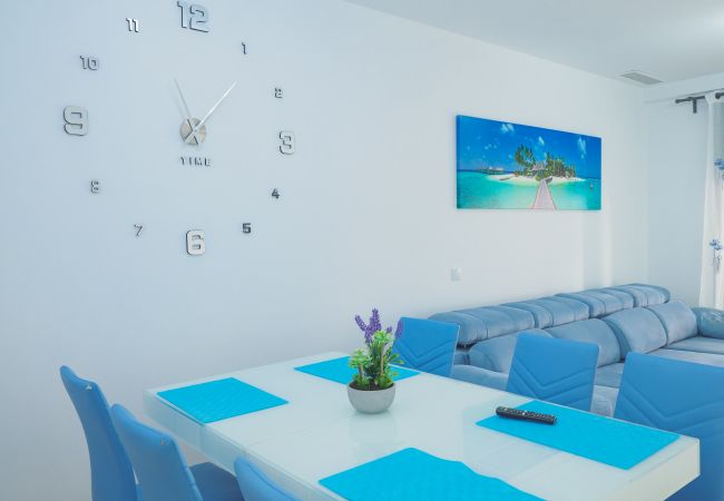 Apartamento em Málaga - Cubo's Sea View Pacifico Street & Free Parking Apartamento em Málaga - Cubo's Sea View Pacifico Street & Free Parking