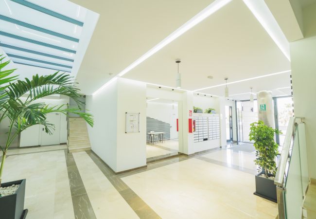 Apartamento em Málaga - Cubo's Sea View Pacifico Street & Free Parking Apartamento em Málaga - Cubo's Sea View Pacifico Street & Free Parking