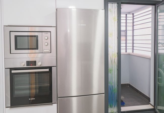 Apartamento em Málaga - Cubo's Sea View Pacifico Street & Free Parking Apartamento em Málaga - Cubo's Sea View Pacifico Street & Free Parking