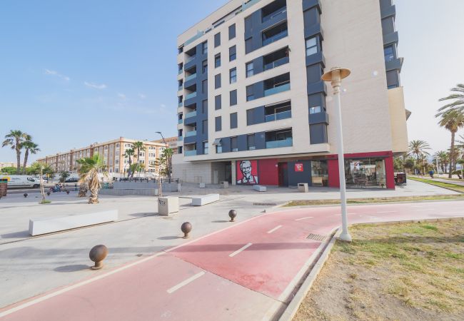 Apartamento em Málaga - Cubo's Sea View Pacifico Street & Free Parking Apartamento em Málaga - Cubo's Sea View Pacifico Street & Free Parking