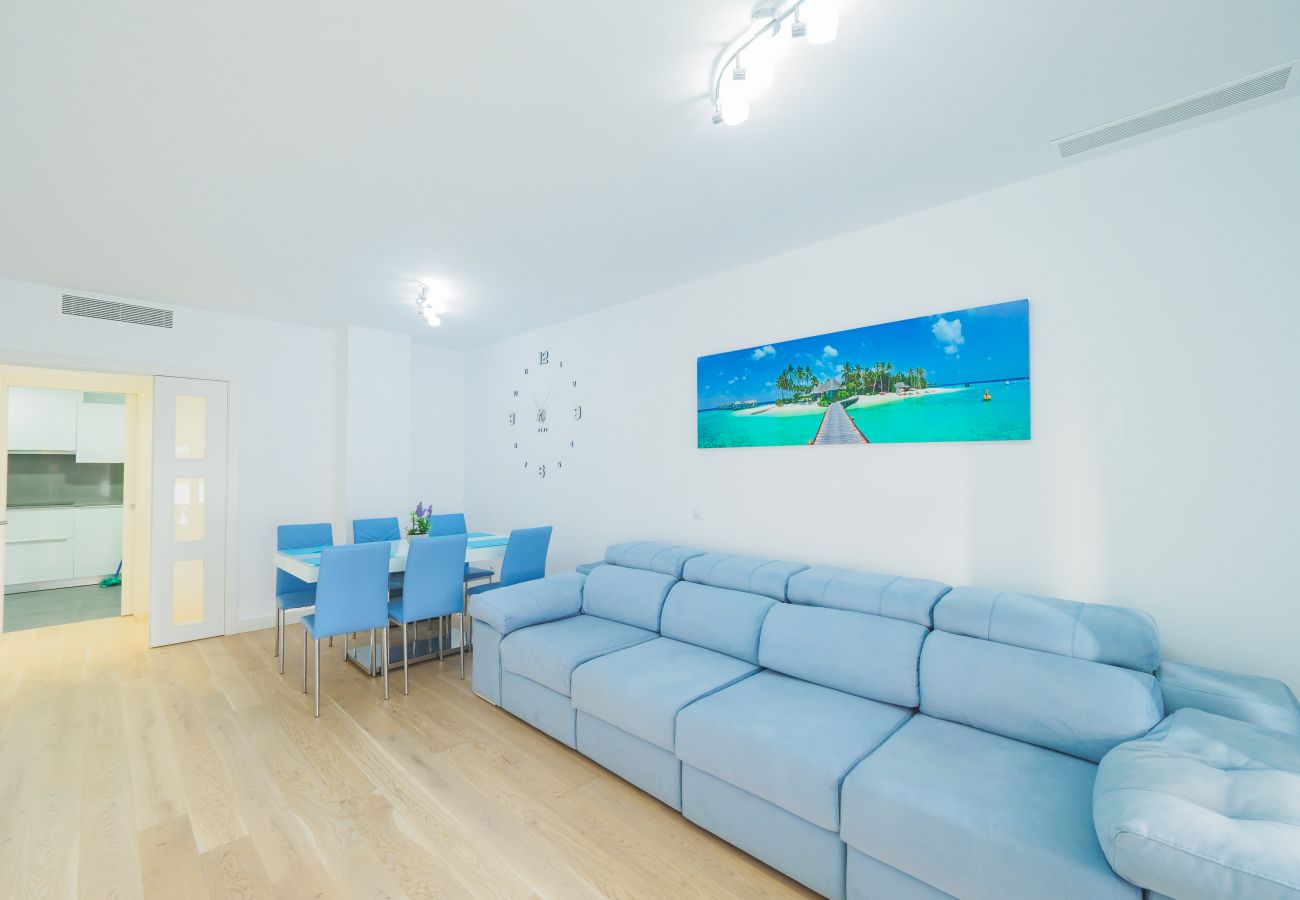 Apartamento em Málaga - Cubo's Sea View Pacifico Street & Free Parking Apartamento em Málaga - Cubo's Sea View Pacifico Street & Free Parking