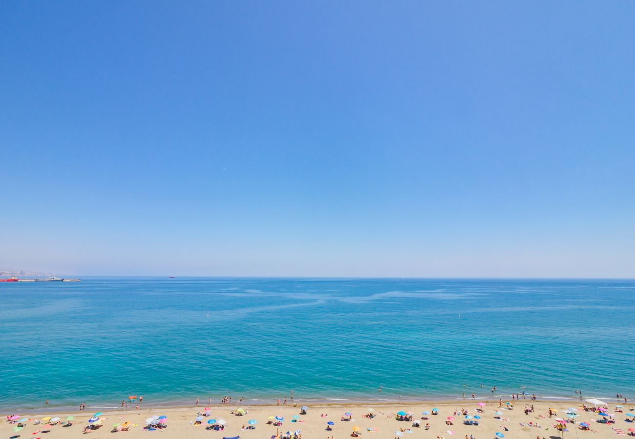 Apartamento em Málaga - Cubo's Sea View Pacifico Street & Free Parking Apartamento em Málaga - Cubo's Sea View Pacifico Street & Free Parking