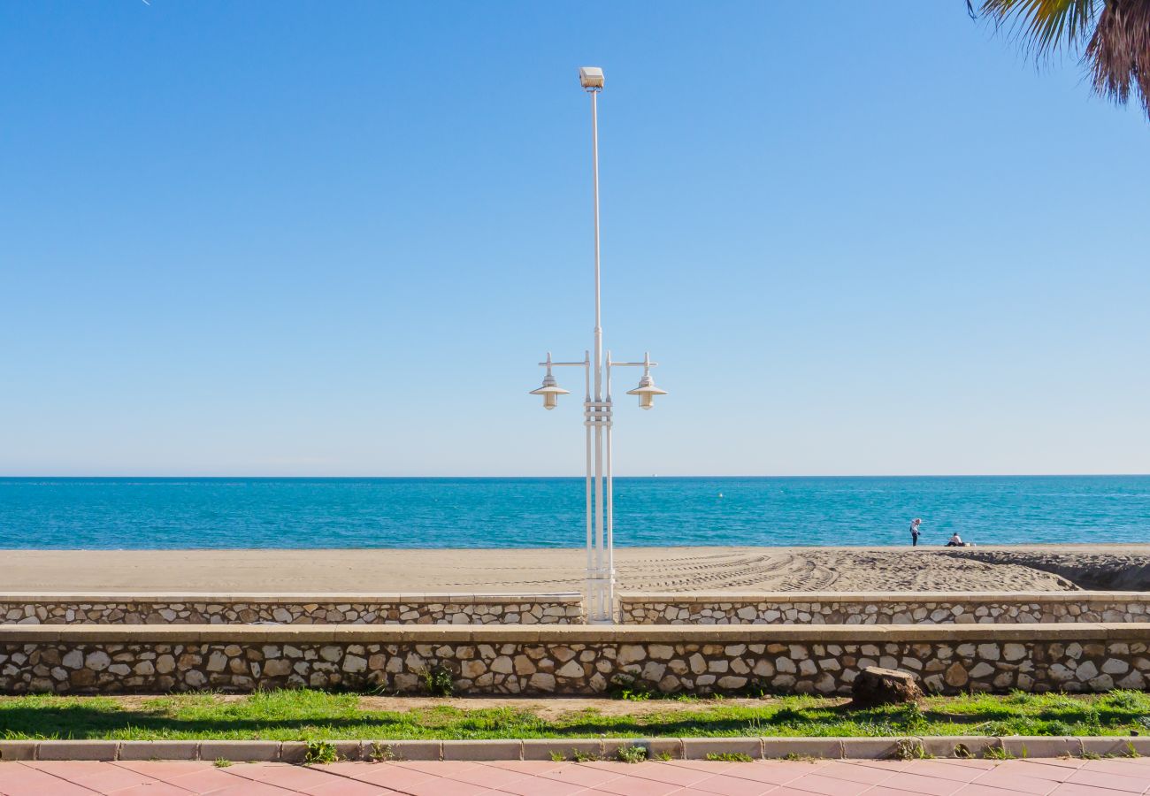 Apartamento em Málaga - Cubo's Sea View Pacifico Street & Free Parking Apartamento em Málaga - Cubo's Sea View Pacifico Street & Free Parking