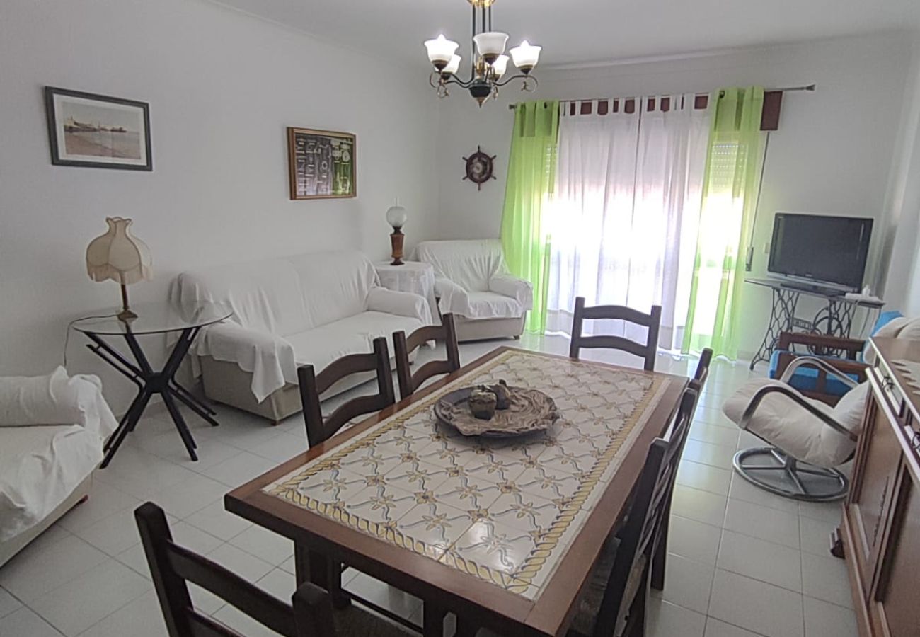 Apartamento em Lagos - Downtown Lagos Suite 3 bedrooms Balcony Flat
