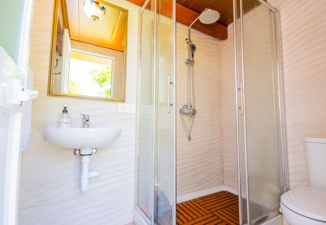 Villa with Heated Pool and Sauna | Cubo's Holiday Homes	 Bathroom of this villa in Alhaurín de la Torre