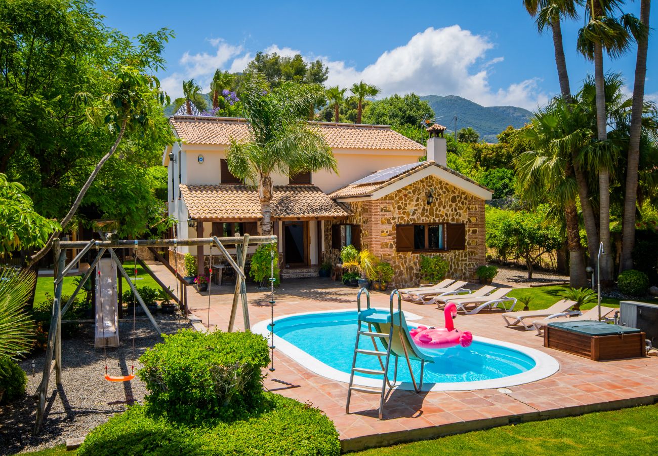 Villa with Heated Pool and Sauna | Cubo's Holiday Homes Heated pool of this villa in Alhaurín de la Torre