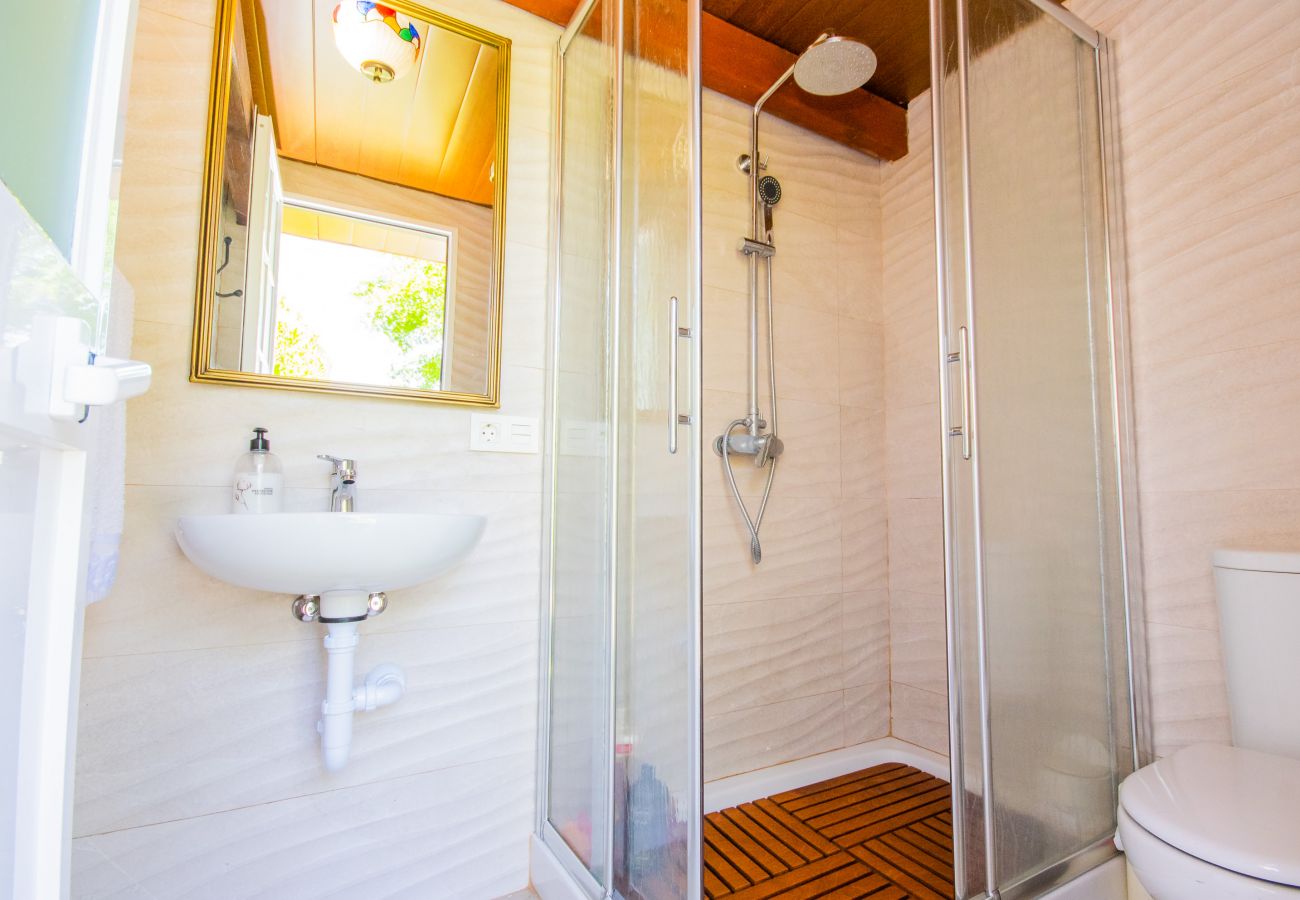 Villa with Heated Pool and Sauna | Cubo's Holiday Homes	 Bathroom of this villa in Alhaurín de la Torre