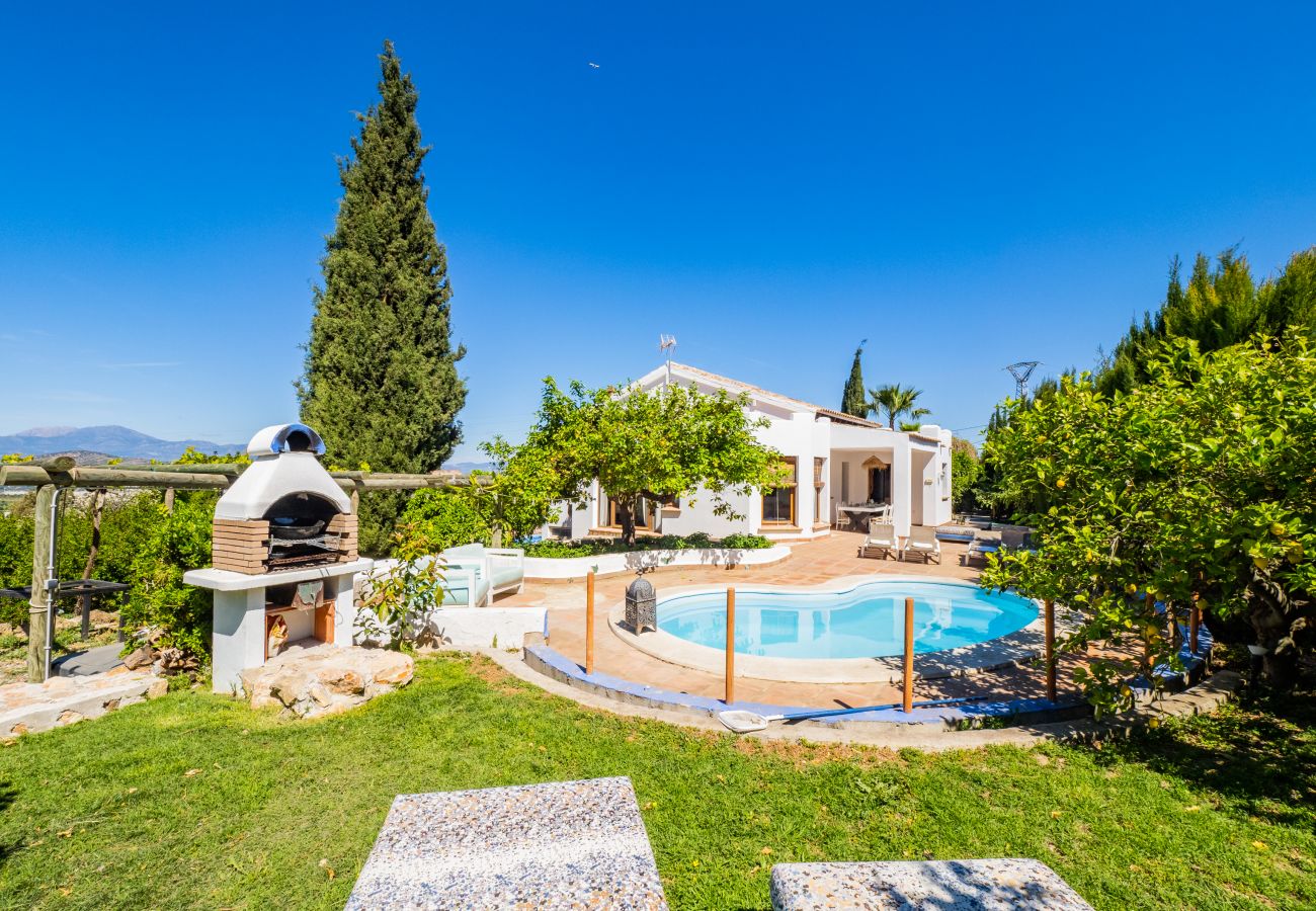 Country house with private pool | Cubo's Holiday Homes Cottage in Alhaurín el Grande - Cubo's Casa Lucia Private Pool