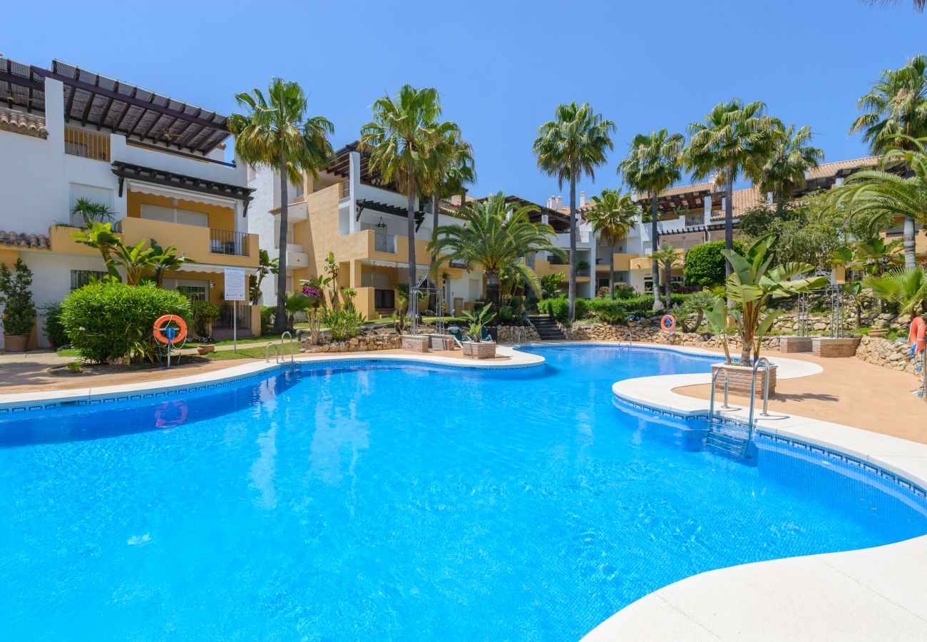 Cubo’s Firstline Marbella Luxury Golf Apartment Luxury flat with pool in Marbella