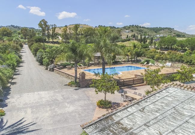 Family rural house ideal for holidays | Cubo's Holiday Homes Views of this country house in Alhaurín el grande