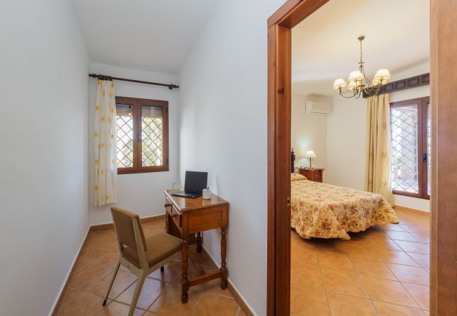 Family rural house ideal for holidays | Cubo's Holiday Homes Bedroom of this country house in Alhaurín el Grande