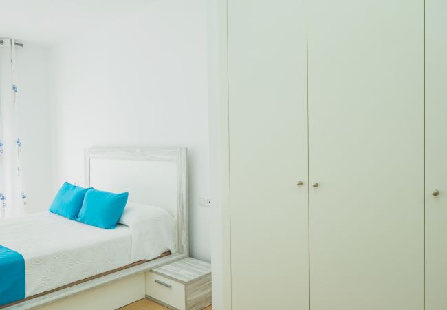 Apartment in Málaga - Cubo's Sea View Pacifico Street & Free Parking Apartment in Málaga - Cubo's Sea View Pacifico Street & Free Parking