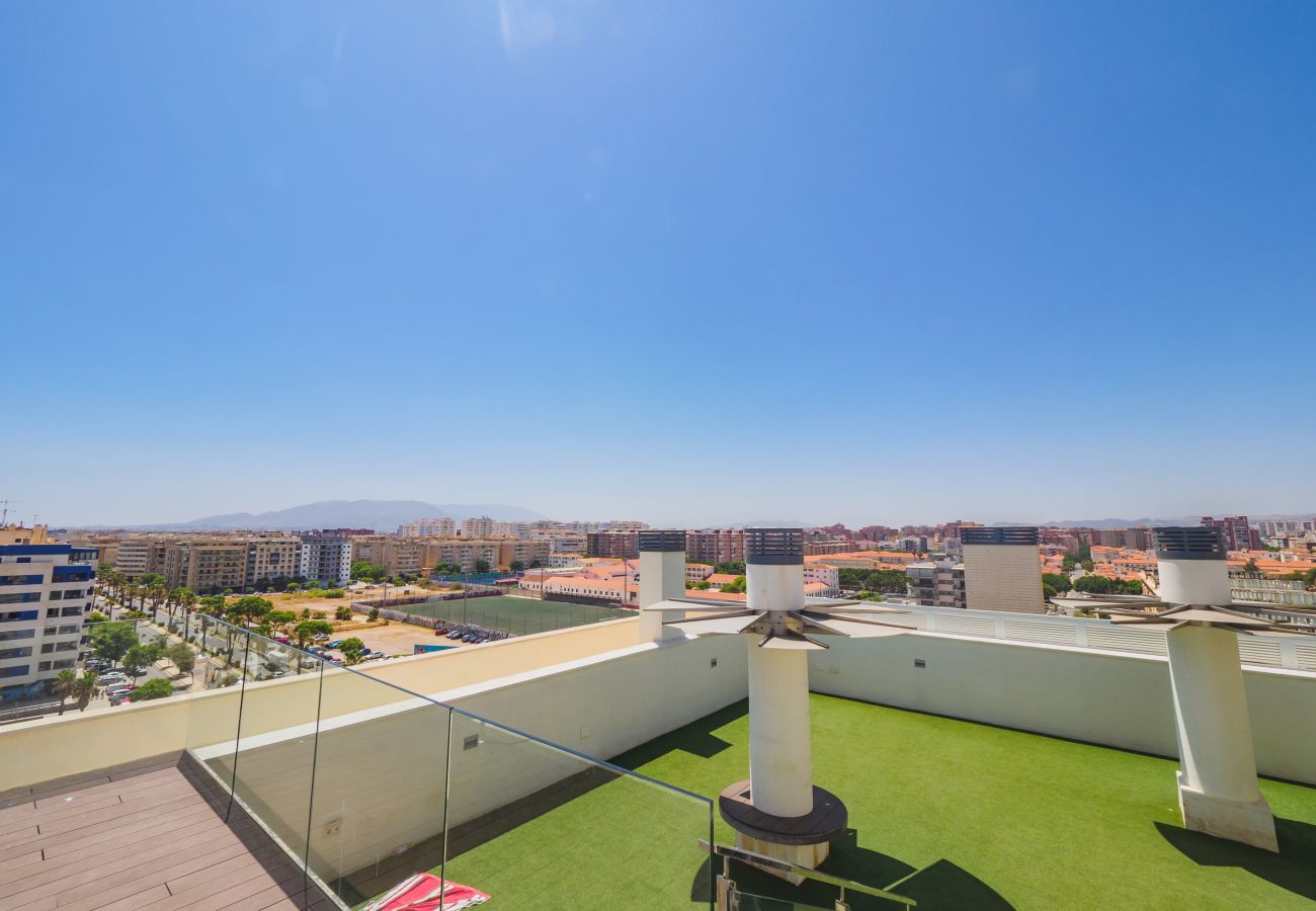 Apartment in Málaga - Cubo's Sea View Pacifico Street & Free Parking Apartment in Málaga - Cubo's Sea View Pacifico Street & Free Parking