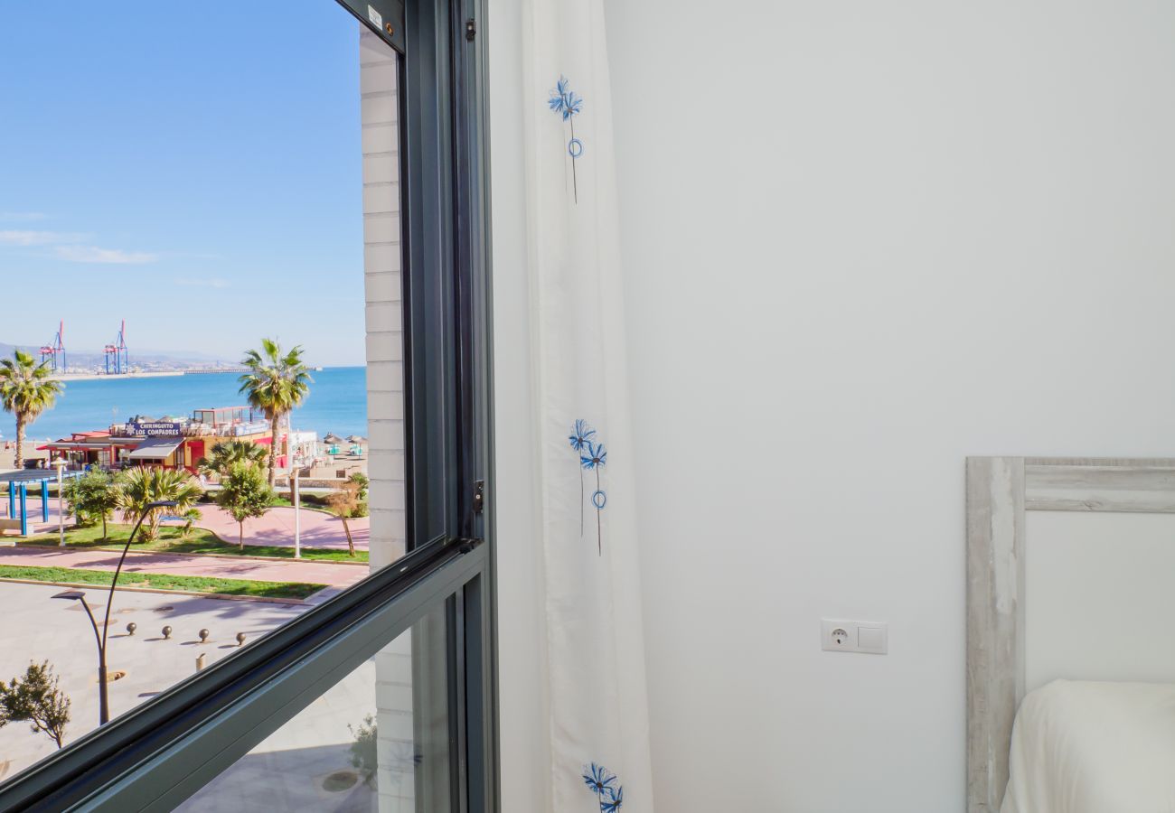 Apartment in Málaga - Cubo's Sea View Pacifico Street & Free Parking Apartment in Málaga - Cubo's Sea View Pacifico Street & Free Parking